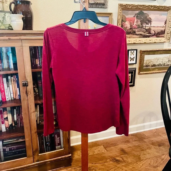 Nike Dri-Fit The Nike Tee women’s long sleeve Arkansas stretch tee SZ M dark red - Picture 6 of 9